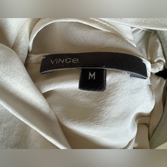 Vince silk sleeveless turtleneck side tie blouse size m - Picture 8 of 10